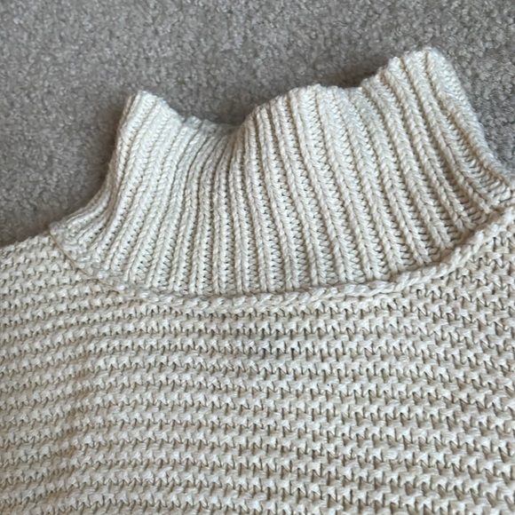 universal threads cream colored sweater - Picture 3 of 5